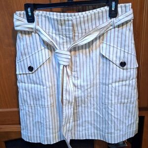 Ann Taylor Striped Beige and White Pencil Skirt with Belt In A Size 6. NWT.